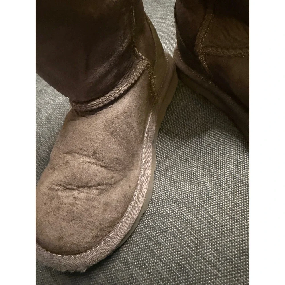 UGG‎ Kids Classic Short II Grey Sheepskin Suede Boots Size 10 Toddler 1017703T